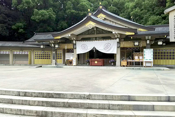 福岡縣護国神社の楼門